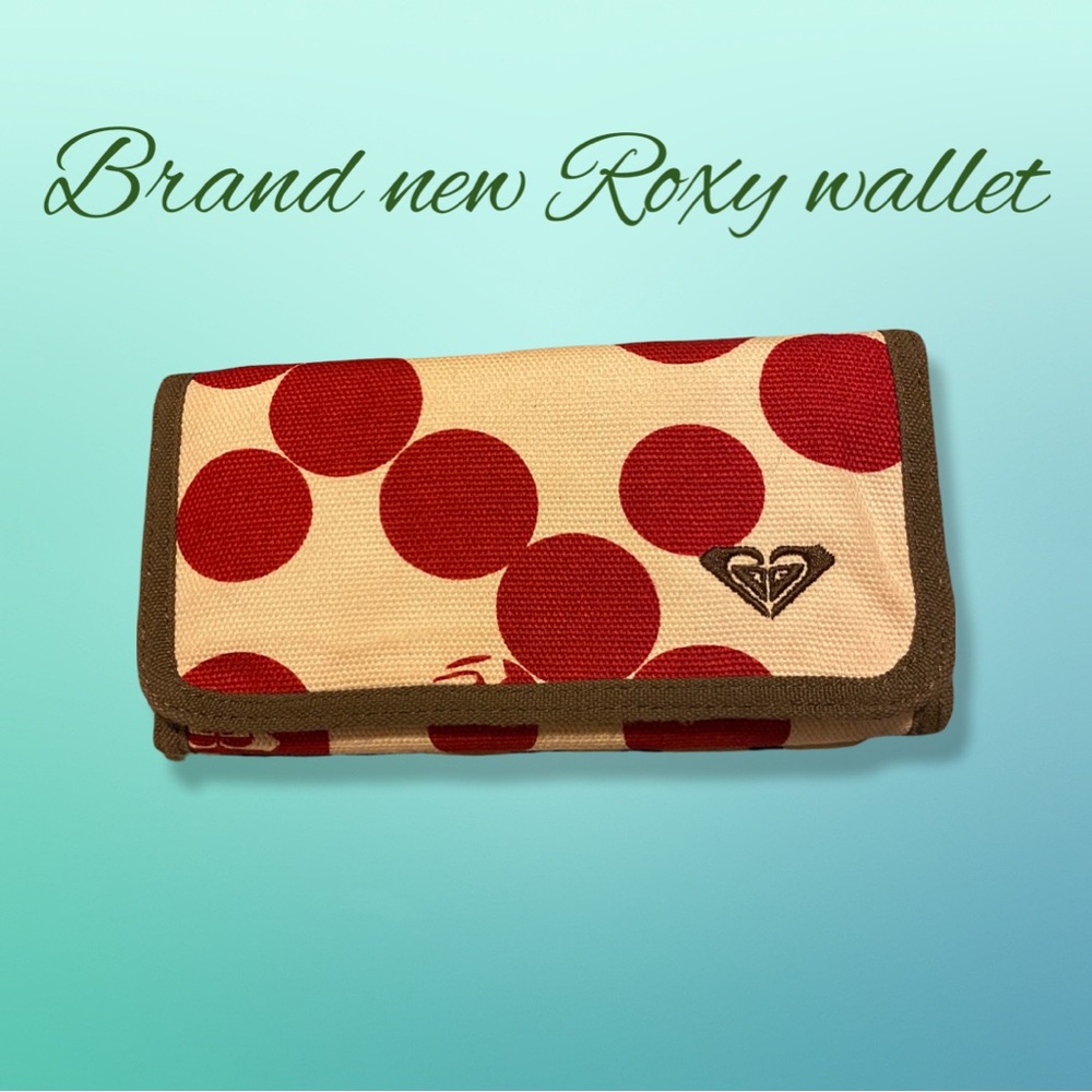 Roxy wallet NWOT